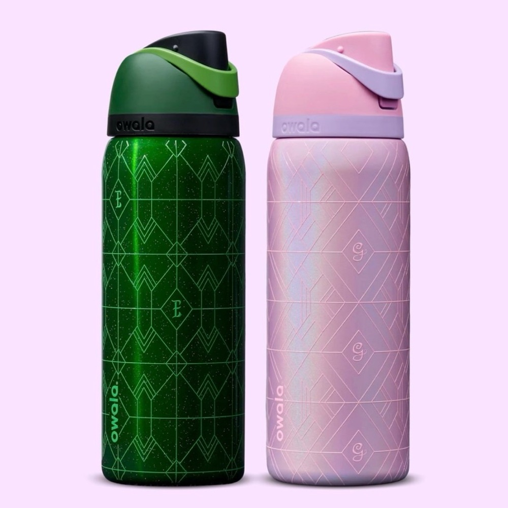 Owala X Wicked 32oz free sip bottle set